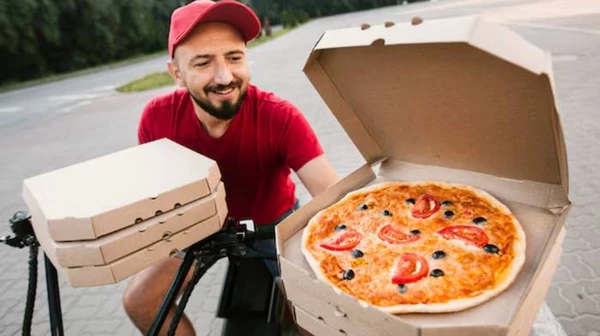 Bestilling av pizza med levering: fordelene med tjenesten